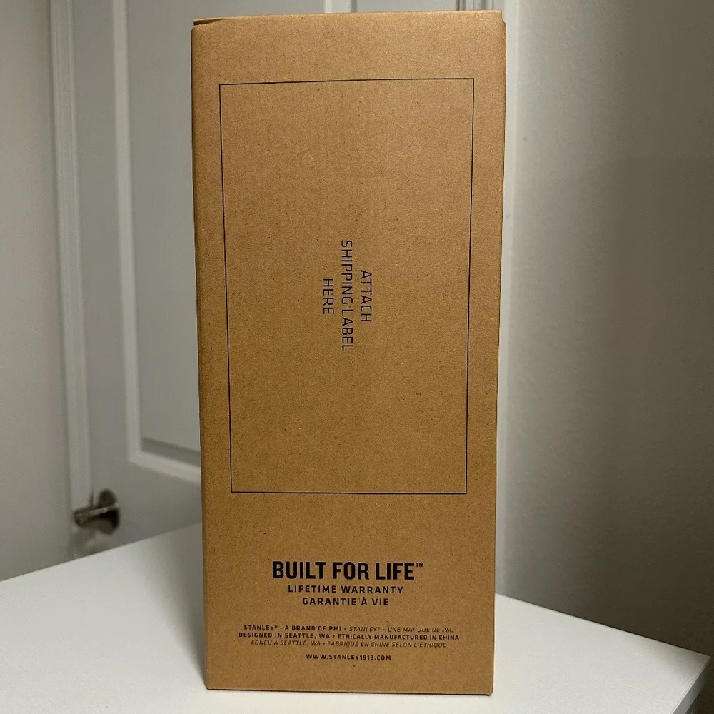 Red Valentine's Day Stanley - Target - 40 oz - Picture 2 of 8